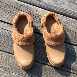 Hunter boots brand fur clogs